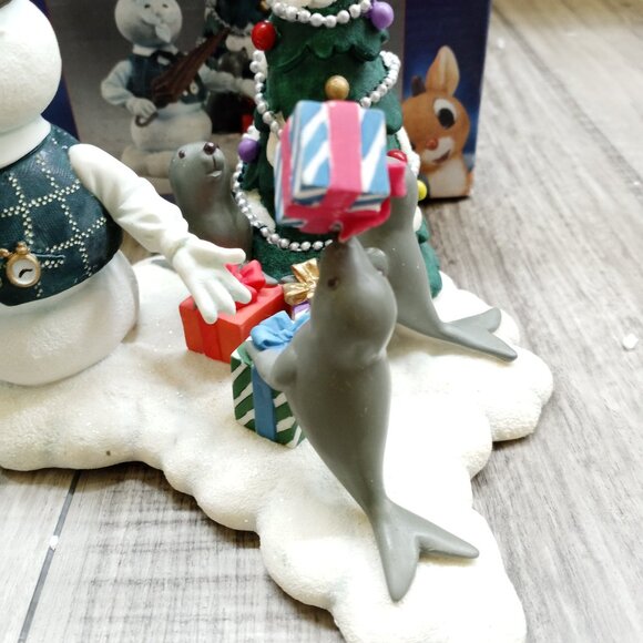 Rudolph Island of Misfits Enesco Deluxe Figure "Have a Holly Jolly Christmas" - Picture 3 of 9